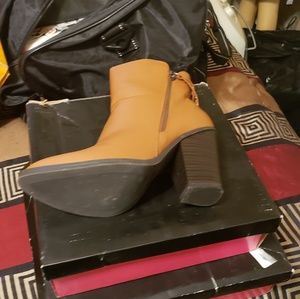 Cognac booties